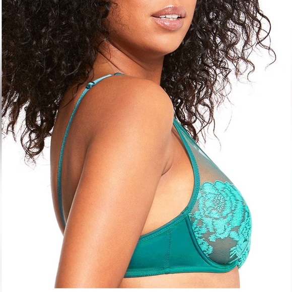 NWT MAISON LEJABY FLEUR IKAT
Sea blue embroidered underwire bra - Picture 2 of 11